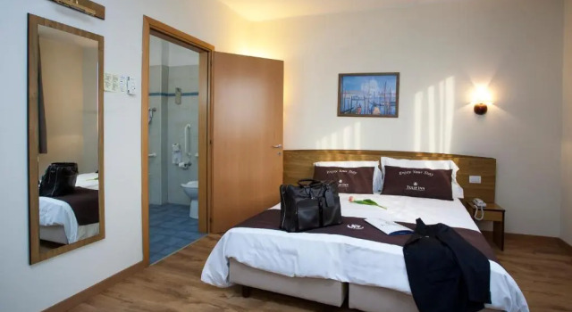Трёхместный номер Standard Tulip Inn Padova