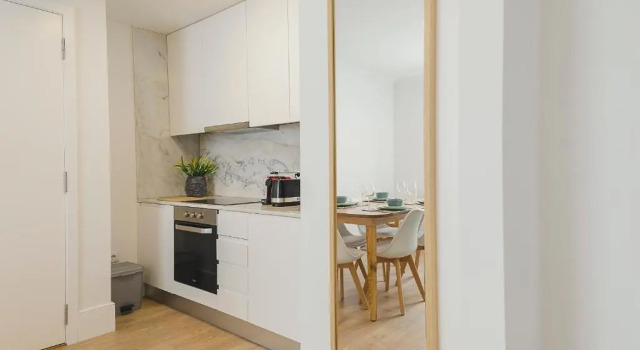 Vibrant Porto Apartments - Heroismo's Metro