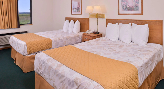 Четырёхместный номер Standard Americas Best Value Inn Missouri Valley