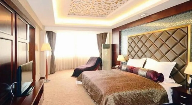 Hongqiao Holiday Hotel, Varaa Hotelli Yichang Hubei