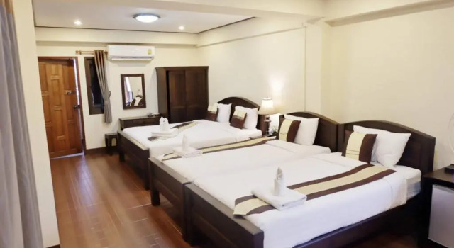 Четырёхместный номер Classic NanBaanKhun Hotel