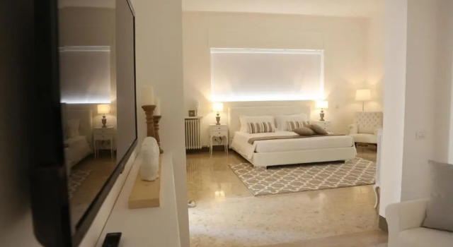 Habitación doble Estándar con balcón Dimi House