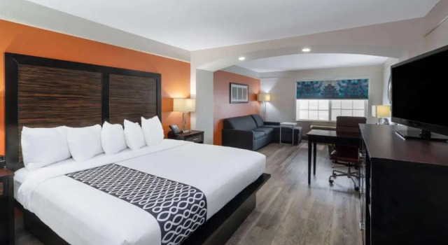 Апартаменты Deluxe La Quinta by Wyndham Prattville