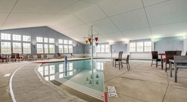 Door County Townhome: Pool Access, 1 Mi to Beach!, Забронировать Апартаменты/квартира Апартаменты Door County, Апартаменты/квартира