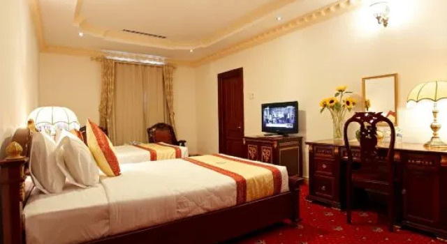 Полулюкс New Pacific Hotel