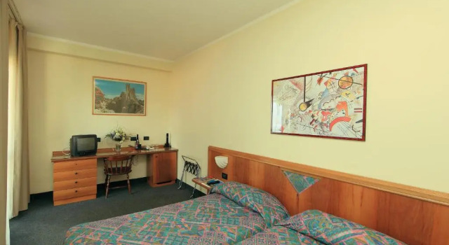 Четырёхместный номер Economy Hotel Cristina