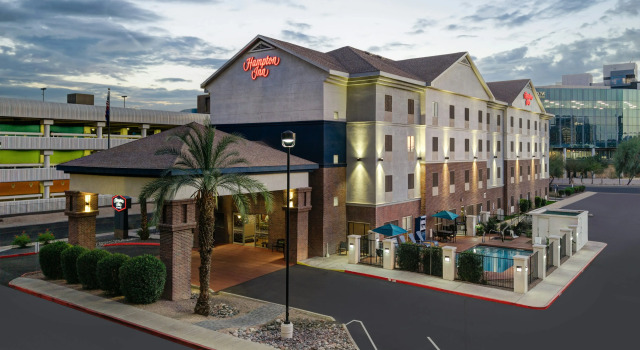 Hampton Inn Phoenix Midtown Downtown Area, Забронировать Отель Энканто 