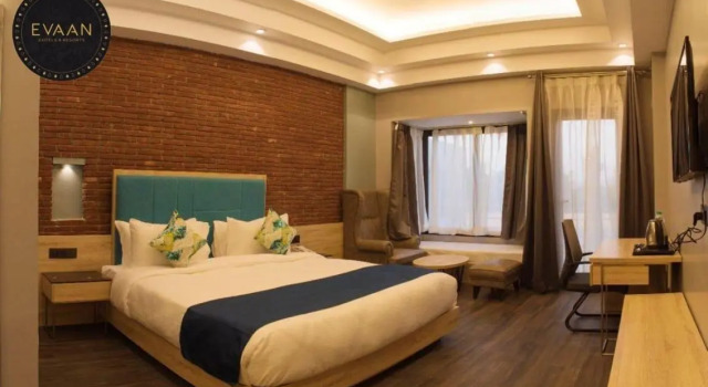 Evaan Resorts The Forest Vines, Rezerwuj Hotel Hotele w Kotabagh z basenem, Basen