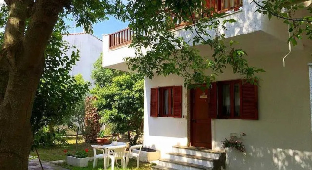 Artemis Mezonettes, Book Hotel  