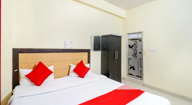 OYO 71029 Hotel Saraswati Inn
