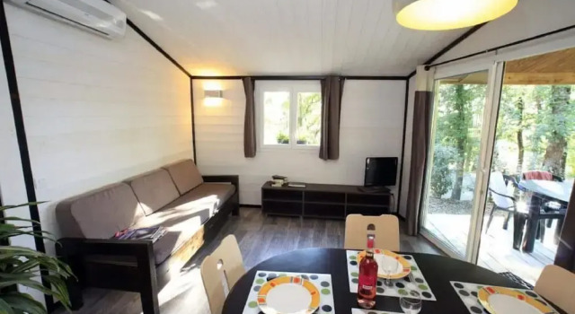 Attractive Chalet on a Hill in Monclar-de-quercy, Book Chalet Cottages in Tarn-et-Garonne, Cottage