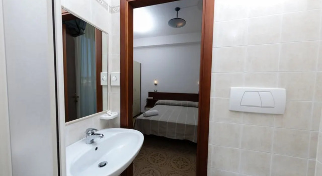 Трёхместный номер Standard с балконом Hotel Sayonara