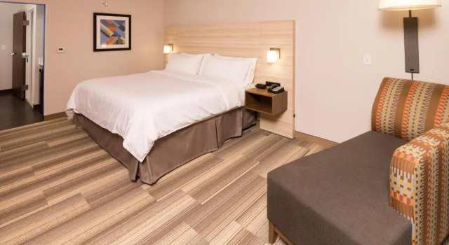 Номер Standard Holiday Inn Express & Suites - Gaylord by IHG