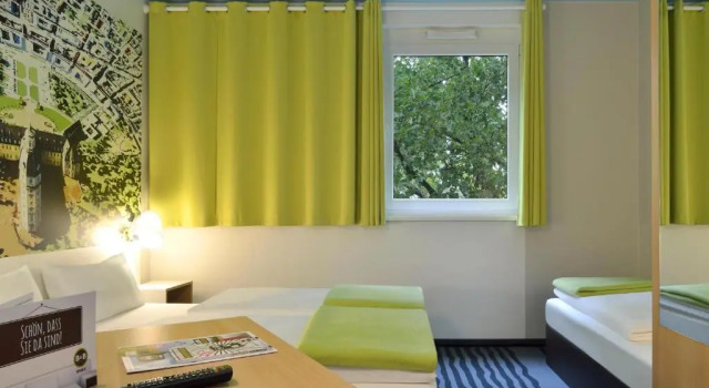 Трёхместный номер Standard B&B Hotel Karlsruhe