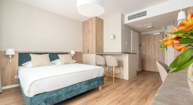 Студия Deluxe Jantaris - City Apartments