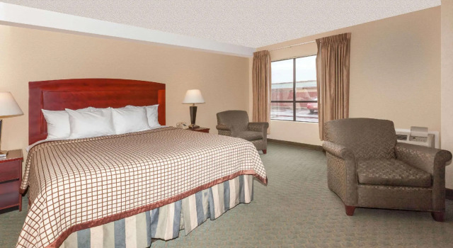 Двухместный люкс Days Inn by Wyndham Utica
