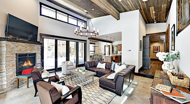 11090 Henness Road Home