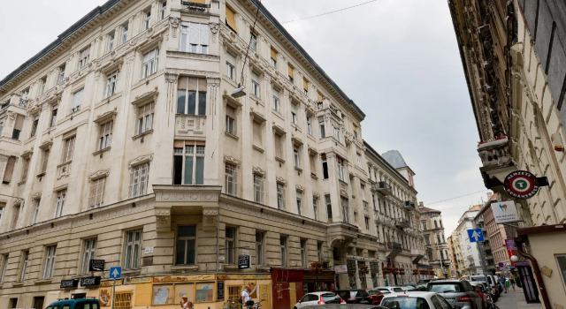 Roland Apartments