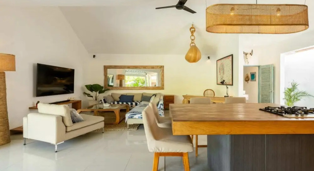 3BR Charming Villa 2 Minutes From Berawa Beach, Rezervovat Vila Chaty v Bali, Chalupa