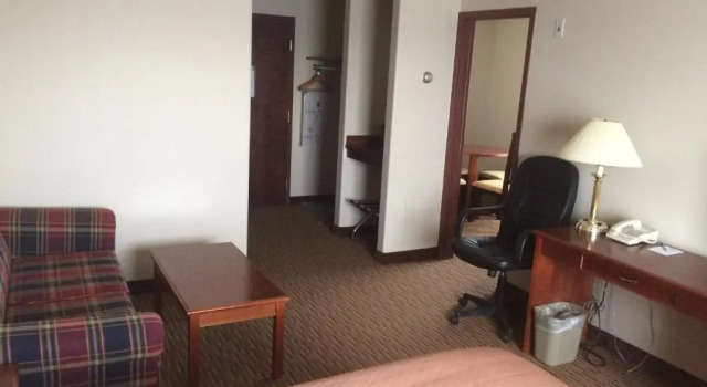 Трёхместный номер Executive Foxwood Inn and Suites