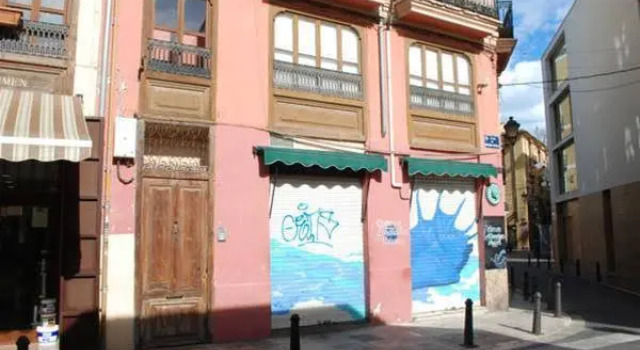 Vlc Apartaments, Забронировать Отель Сьютат Белла 