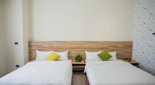 Standard Vierer Zimmer Rainbow