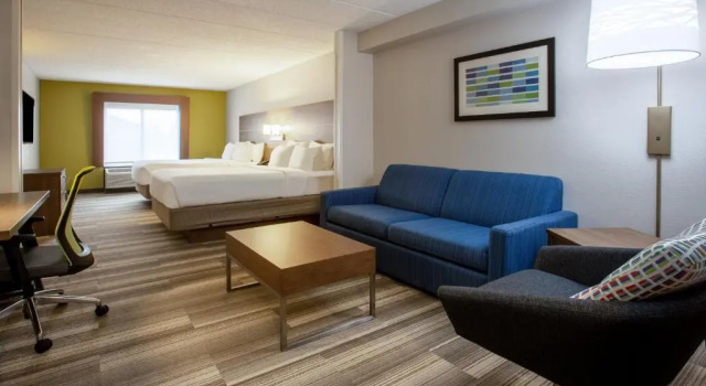Люкс Holiday Inn Express Hotel & Suites Fort Wayne by IHG
