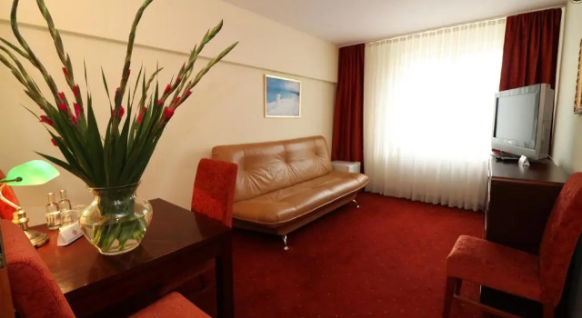 Трёхместный номер Standard Hotel Adria