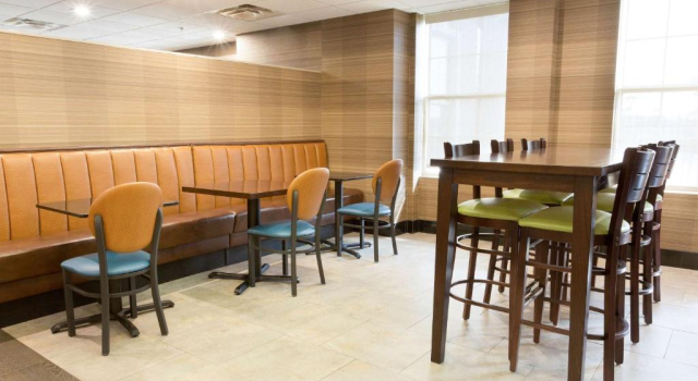 McAllen Plaza Hotel & Suites, Забронировать Отель Отели Макаллен 3 звезды, рядом с Район развлечений на 17-й улице, 3*