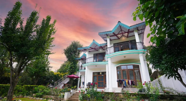 Chirping Hills Bhimtal, Rezervovat Hotel Bhimtal Uttarakhand