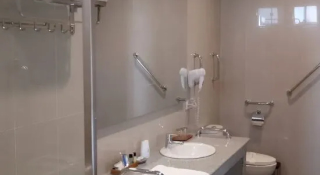 Deluxe suite Arainn Bed And Breakfast Tretes Prigen by ecommerceloka