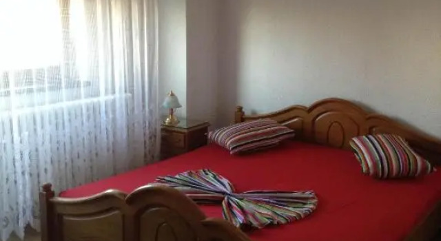 UniriiCC, Prenota Hotel Settore 4 Bucarest, vicino a Parcul Carol