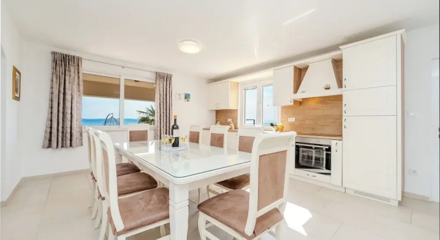 Апартаменты Deluxe Apartments Batela