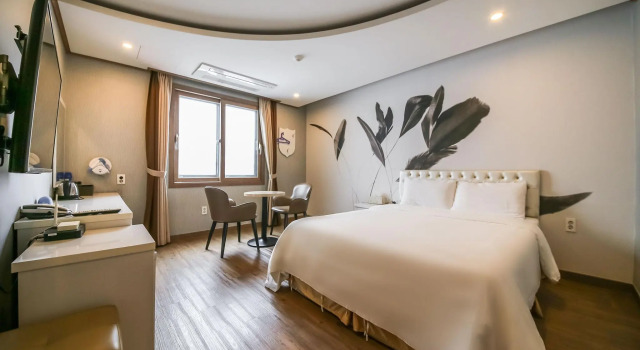 Jeju Rex Hotel, Забронировать Отель Отели Согвипхо с парковкой, рядом с Реабилитационная клиника «Зоунс» в Чеджу, Парковка
