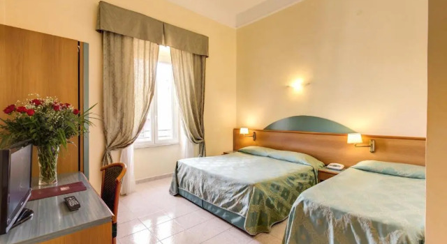 Четырёхместный номер Hotel Contilia