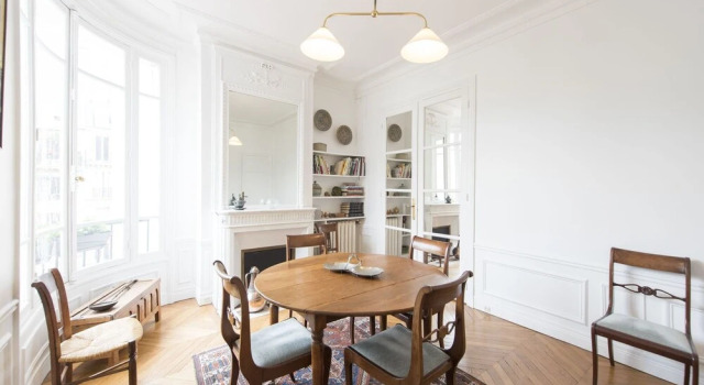 Elegance near Batignolles