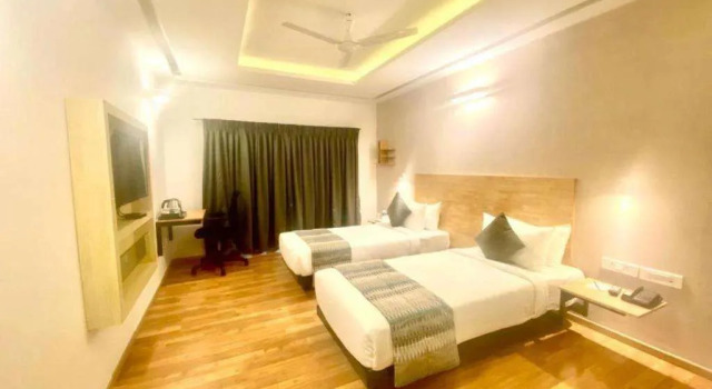 Click Hotel DBR