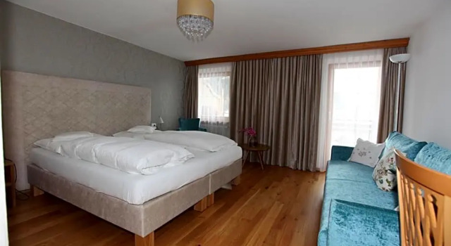 Hotel Goldener Adler, Book Hotel Curon Venosta Solda all'Ortles
