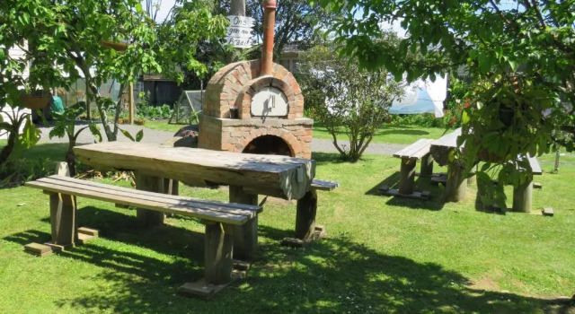Кровать в общем номере (мужской номер) Braemar House B&B and YHA Hostel