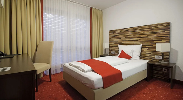 HIB Hotel in Baesweiler, Забронировать Отель Басвайлер Северный Рейн-Вестфалия