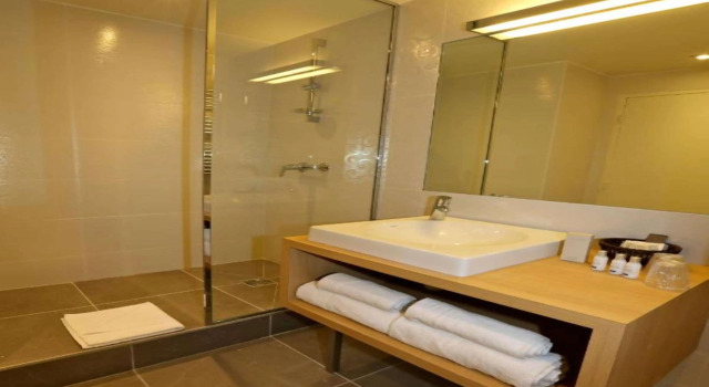 Двухместный номер Standard Kyriad Paris 18 - Porte de Clignancourt - Montmartre