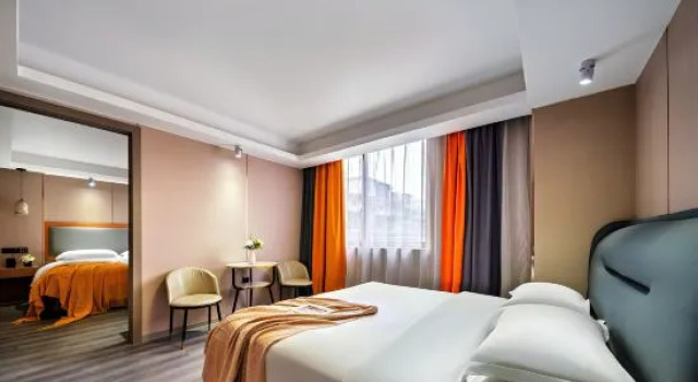 Люкс Teddy Hotel (Yiwu International Trade City Santing Road Night Market Street Branch)