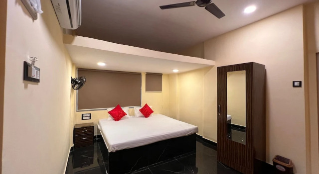 Hotel O Golden Suites, Забронировать Отель Отели штата Махараштры с завтраком, Завтраки