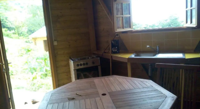 Bungalow de 2 chambres avec piscine partagee jardin amenage et wifi a Le Robert a 1 km de la plage