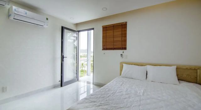 Апартаменты с балконом и с видом на город Thien Long Apartment
