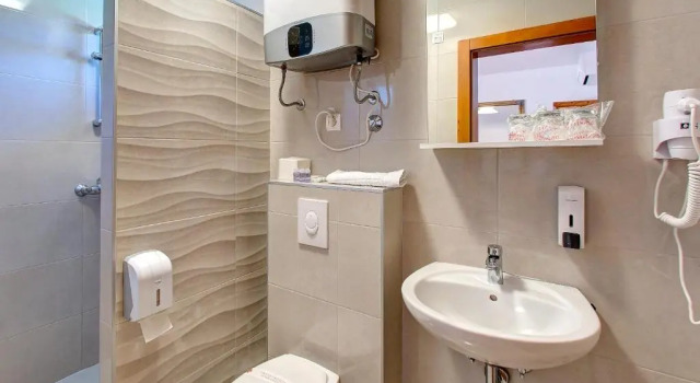 Трёхместный номер Standard Hotel Almira