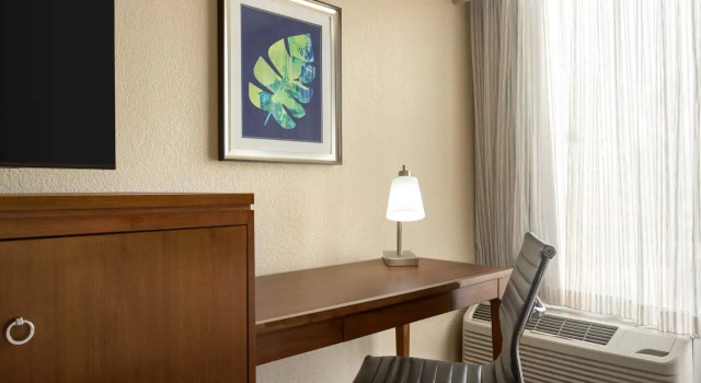 Номер Standard Doubletree by Hilton Fort Myers at Bell Tower Shops