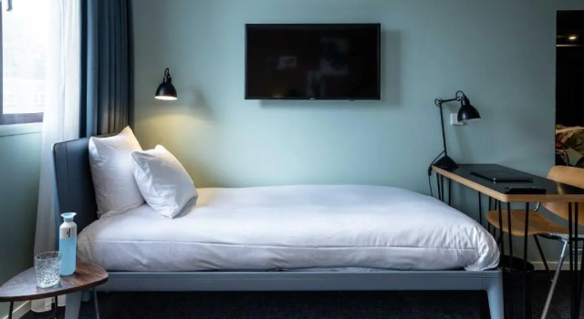Трёхместный номер Conscious Hotel The Tire Station