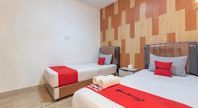 RedDoorz Syariah near KBC Batam Centre, Book Hotel Bagam Batam, near Mega Mall Batam Center