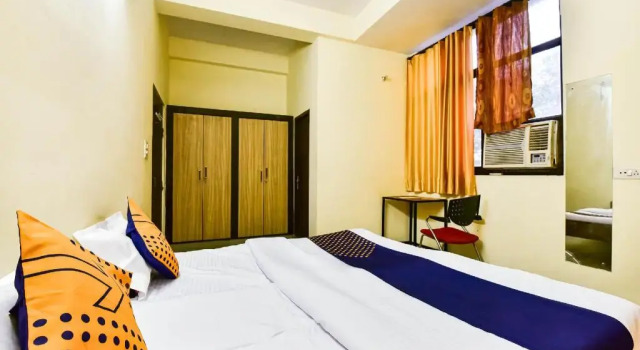 Platinum Inn by OYO Rooms
